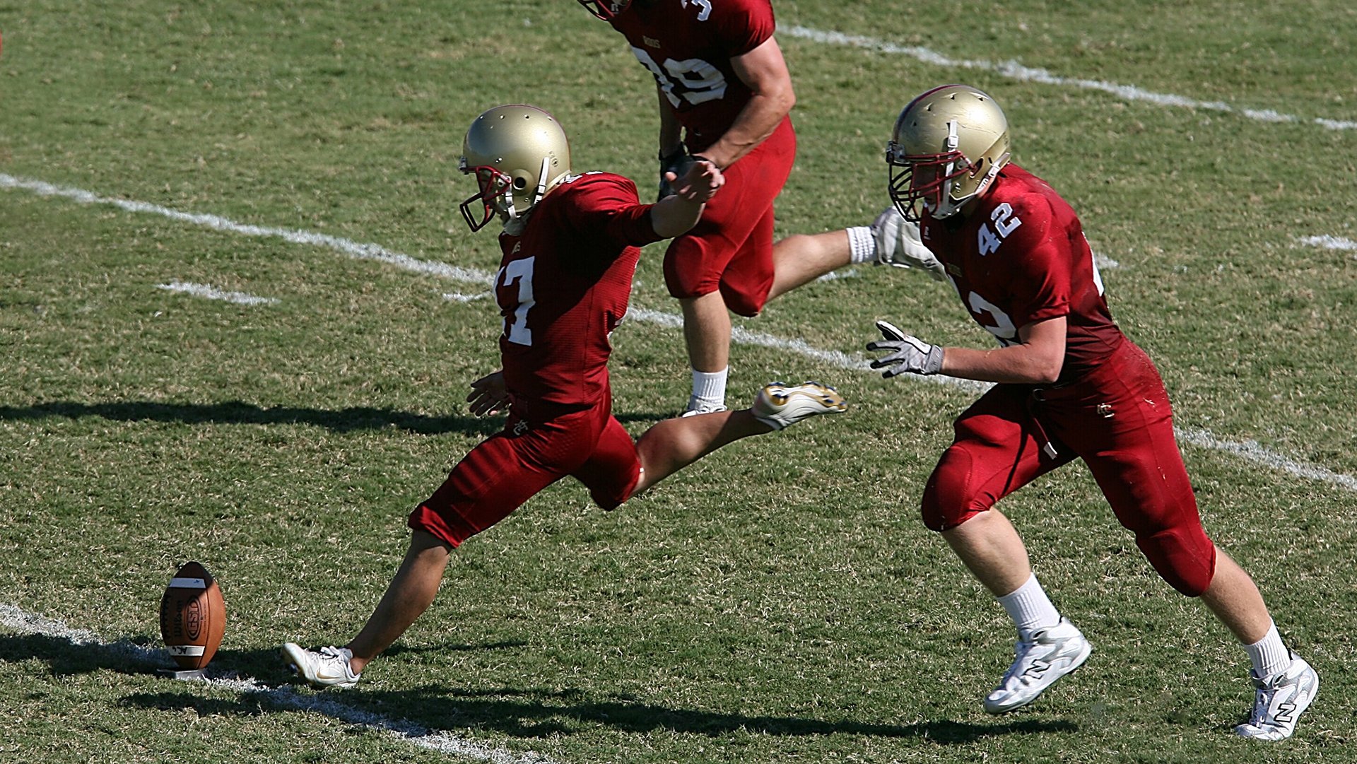 C9不断突破！，萨拉赫连续五场比赛得分超过表现优异观众掌声雷动