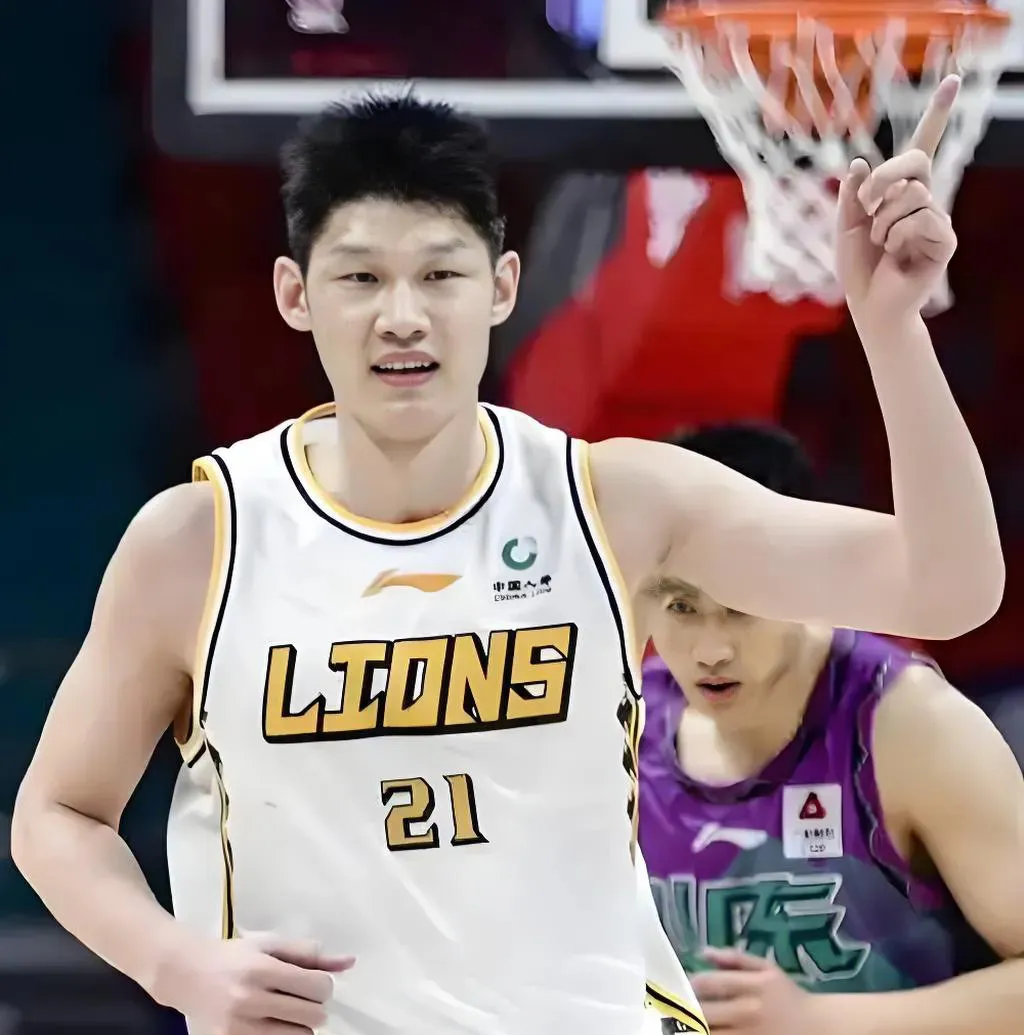 关于胡金秋手感滚烫，带领广厦男篮险胜洛杉矶快船，赛后一句话霸气侧漏的信息