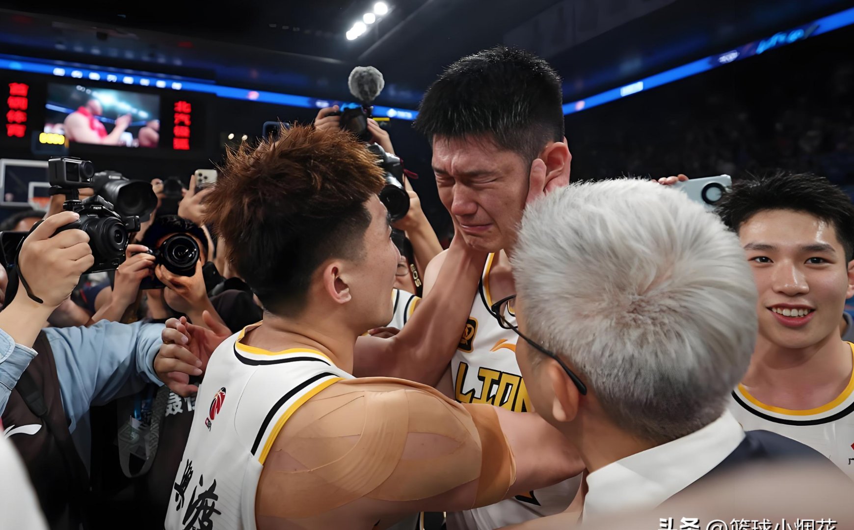 关于胡金秋手感滚烫，带领广厦男篮险胜洛杉矶快船，赛后一句话霸气侧漏的信息